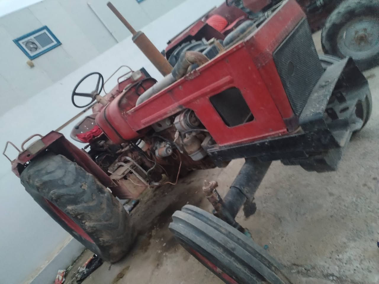 السلام عليكم 
تركتر للبيع 
النوع عنتر 
السعر 3مليون 
محرك كير صدر اكسل هودرليك باور استيرن كله شرط 
شغال سلف 
#العنوان_كركوك_الحويجة 
معرض الوفاء  
الشراي يتصل على الرقم التالي 
***********
