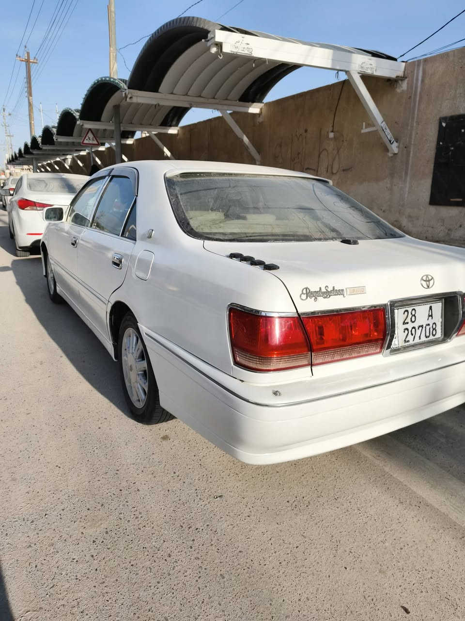 ‏سلام عليكم للبيع
‏تيوتا كراون ملكه رقم نجف إنكليزي بسمي مداور ثاني يوم   مكينة وكير شرط الفحص ففتي 3000  سياره جاهزة مصبوغة جماليه وبيها ضربه جاملغ أمامي 
‏السعر 110مكاني ناصرية كرمة بني سعيد 
‏للاستفسار ***********
‏***********
