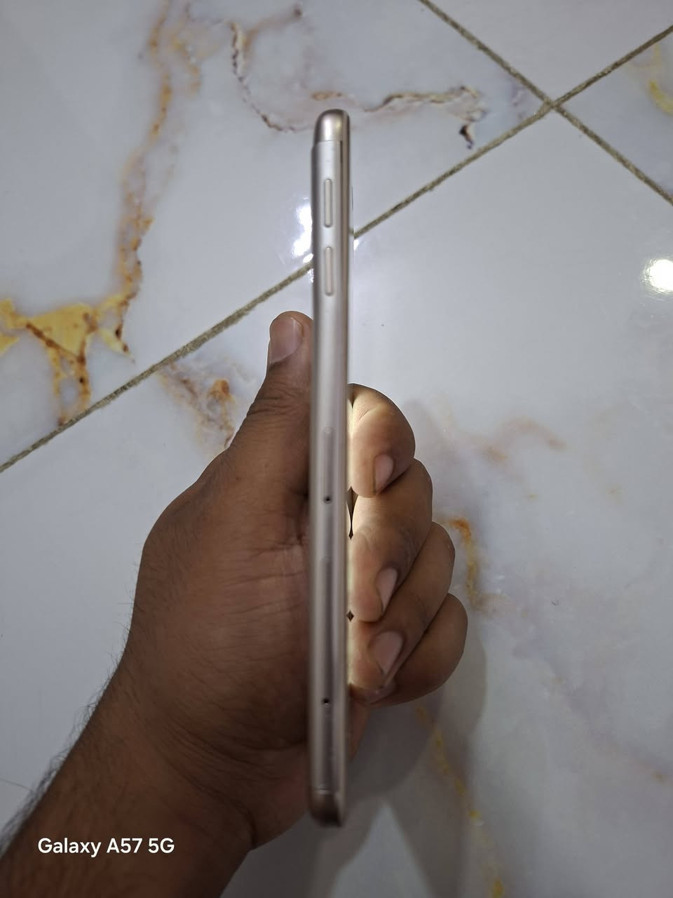 السلام عليكم j7 prime للبيع
نضيف يفيد للااطفال للتصفح بدون تصليح
السعر ٣٠ وبي مجال بغداد الشعب 
***********
