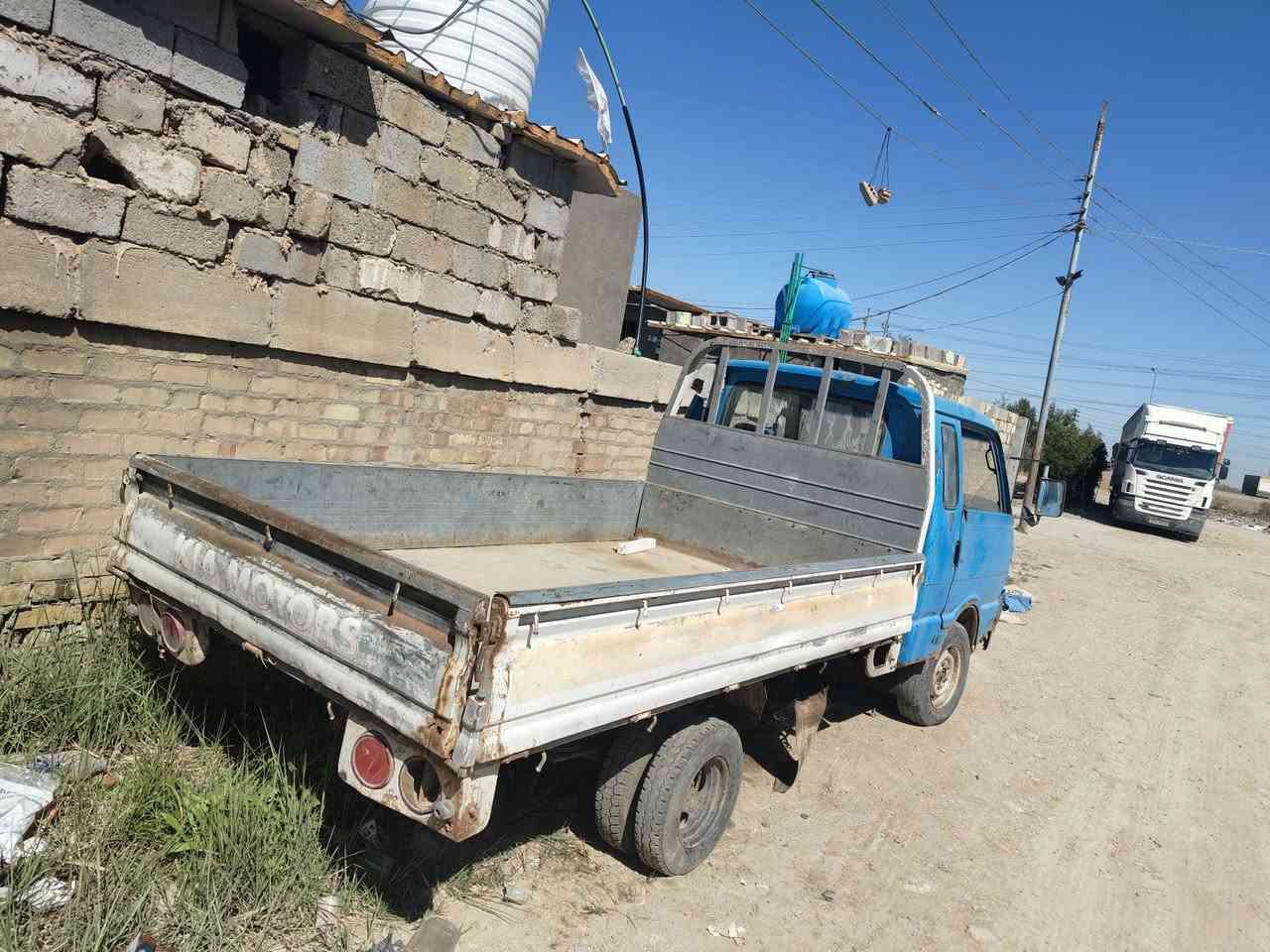 السلام عليكم ورحمة وبركاته مدير الكروب المحترم كيا للبيع موديل قديم 1996 السياره شقاله ابيع @كم حديد لان راعيها مندله اتكفل من طلب من دوله او عشاىريا بكل امور تخص السياره السعر 15ورقه وبي مجال. رقم صاحب السياره اتصل*********** أنا مكلف بل نشر المكان واسط صويره  ناحيه الحفريه غرب بانزين خانه الحفريه
