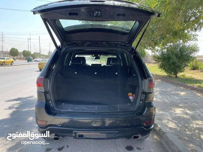 السلام عليكم جيب موديل 15 بلاك توب ضرر بابين سايق والورا بدون دواخل مواصفات المعروفة بالجيب محرك ٣٦٠٠ الهاتف 
*********** السعر 20 الف
