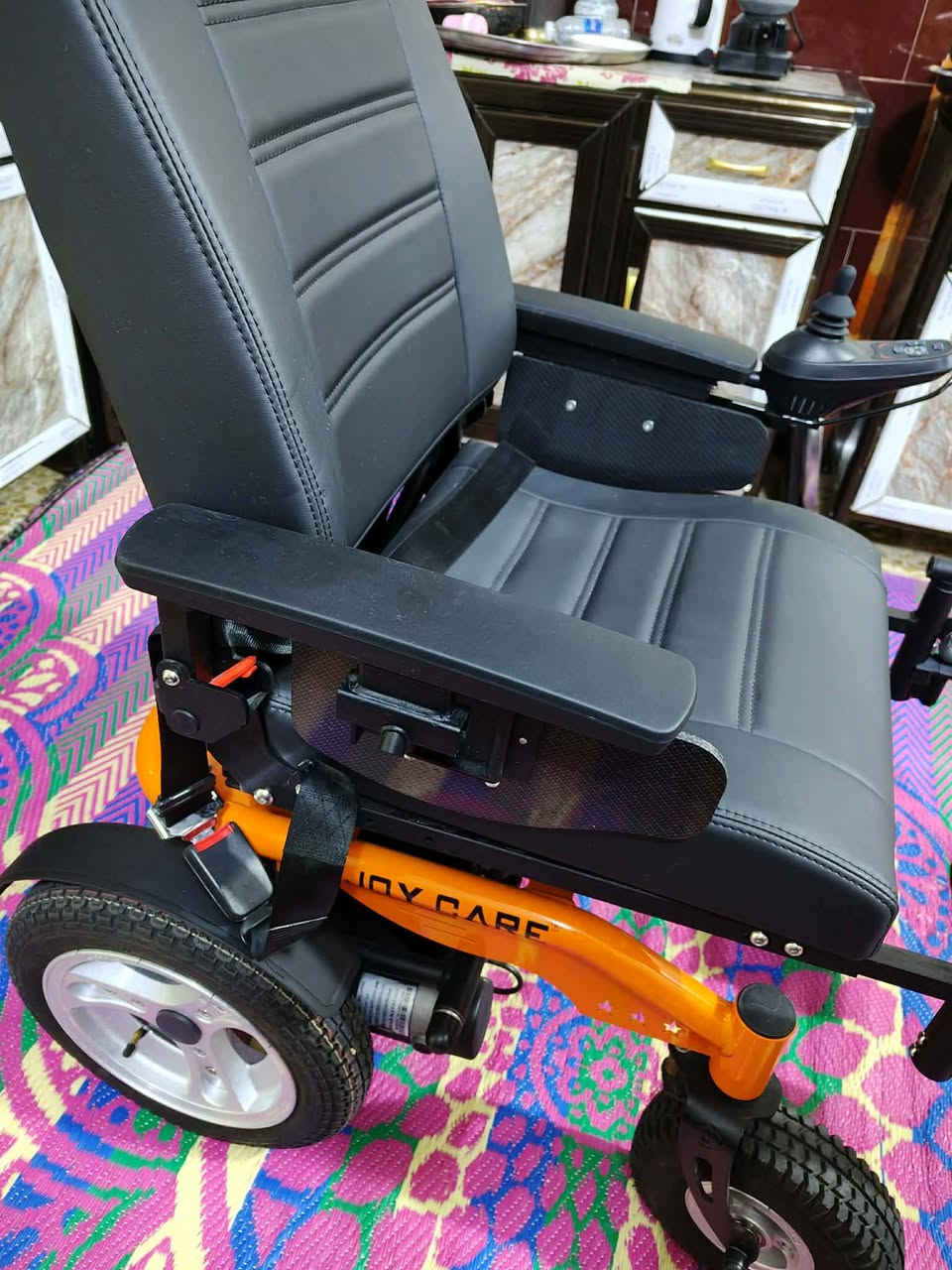 سلام عليكم 
عربانه كهربائيه ما مستخدمه البيع 
*********** الاتصال
