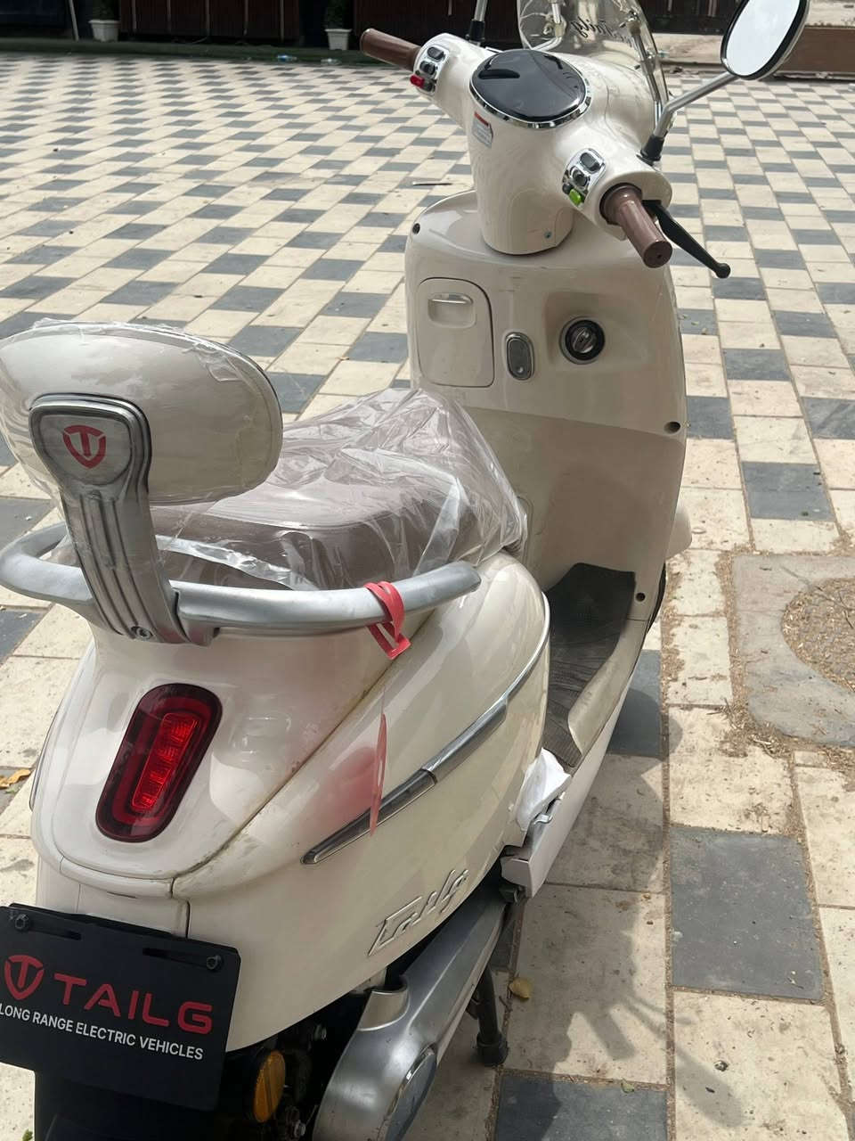 السلام عليكم
👑الاميرة كلاسك تايلج بصمات ثنين استخدام تقريباً اكثر من ٥ اشهر 
❤️الدراجة ماشاء الله حلوة كلش وبطاريات عالفحص اذا مو جديدة بالمشي وبطاريات متاخذها 

-بصمات ثنين
-كهربائيات ذرة نقص مابيها
-لونين مميزات تو كولر 
-دراجة مميزة مال كشخه -وسريعة حيل
-تاير كلاسك ابو الخط

السعر جداً جداً مناسب ارد ابيع بسرعه رايد فلوسها سعر ٨٧٥
مكاني بغداد الكرادة و الصالحية


**إذا كنت صاحب هذا الإعلان وتريد حذفه لأي سبب، رجاءا أرسل رسالة إلى الدعم الفني**