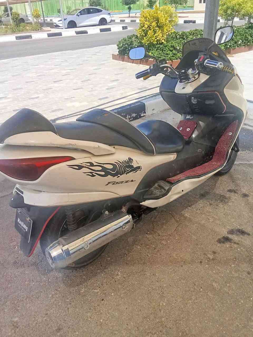 دراجه فورزه 0/8 سعر 800بي مجال ***********
