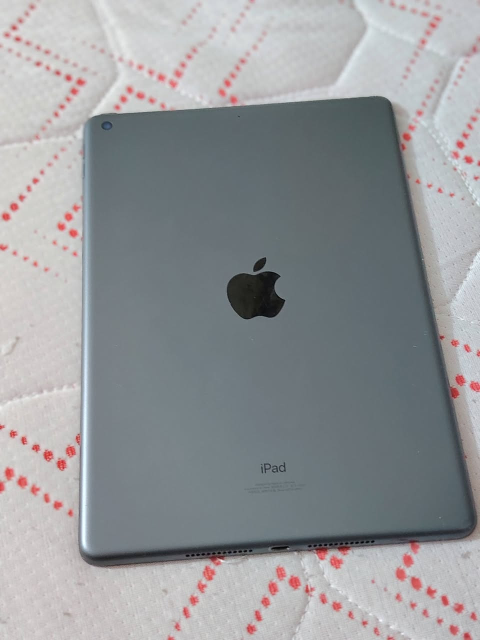 ايباد 9 للبيع نضافه كدامكم لا مفتوح ولا مصلح ابد
ذاكره 256 جهاز نضيف للبيع مكاني بعداد حي الشباب الاعلام
السعر 325 الف وبي مجال بسيط 
***********
***********
