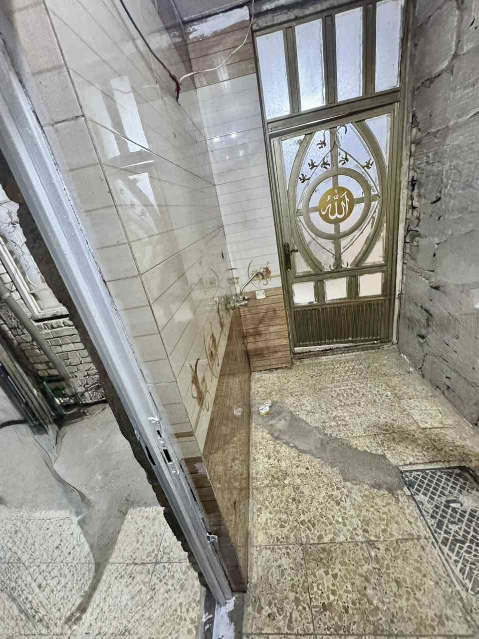 🔸 دار #للايجار طابق واحد✅
50متر بناء نضيف مرتب 🔑كامل مكمل

🔸الطابق ارضي معزول يحتوي عن كراج واستقبال كبيره
ومطبخ وصحيات فقط  
#والجدران الضاهري بالمطبخ راح يتغلف ديكور ثانوي 

🔸موقع ممتاز📍الشعب مقابيل مطعم حجي عادل
( شارع عريض )
 
🔸السعر الايجار : نهايته 250الف قفل رجاءا بلا احراج

🔸مع الدار #محتويات تبقى بالدار للستخدام وللستفاده  ماطور ماء +سخان + تانكي + واير سحب وجوزه كاملات مع واير انترنيت +محتويات وكهربائيات الدار 
#ملاحضه التاكد من قراء المنشور قبل لاتتصل وتتعنه  هل يناسبك او ميناسبك كافا التفاصيل مذكوره واضحه مع الصور تحياتي للجميع

معروض بمكتب ابو علي الدراجي للعقار 🏛️
الشعب-نهايت شارع الصحه-مقابيل كرزات ركن الصحه 
*********** 📞
*********** 📞 
 *********** 📞
