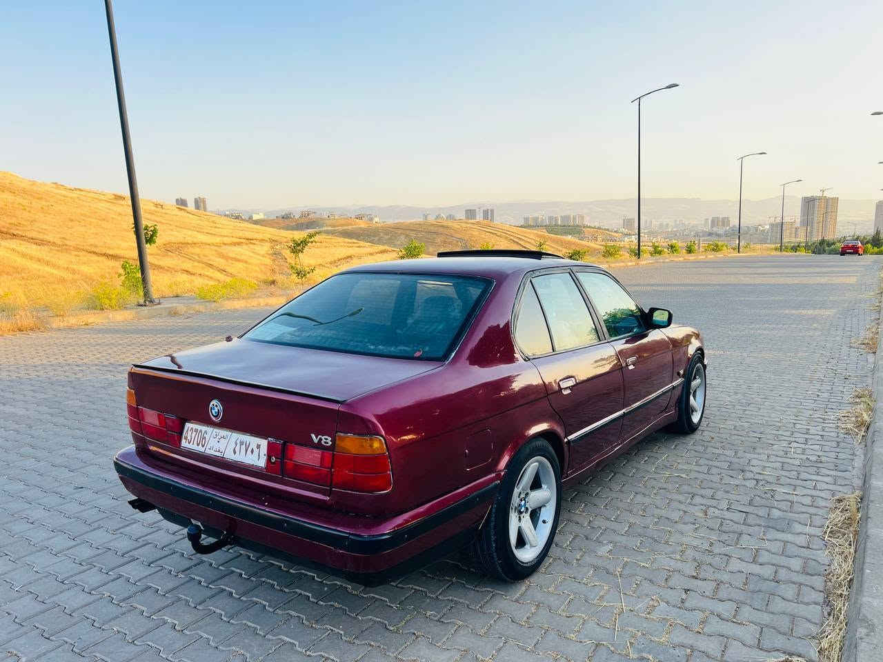 سەرەتا بەناوی خوا ماشاللە لەماڵی هەموو لایەک 
BMWبۆفڕۆشتن 
مۆدیل 1992 ئارم بلاستيكه به شه رتي ئارموو ئه وه ليات
موسو براوه ش به شه رت 
مکینە 525  كپس ديجيتال  گیڕ ئوتوماتيك    به شە رتی گیڕو مکینه هه لميشي نيه 
کاره باهی هه موو گياني ئيش دكات دووجام كاره باهيه قفل مه ركه زيه لايت زينونه گيچه كاني هه مووي ئيش دكات 
 چوار تايه و ويلي زور باشه
كامل ئه شيايي ته بريدي پيوه يه  بلام غازي تيا نيه 
 سياره كي تابليت توندوو توله  مالي دوسته  
نرخ ((29 گلا معامه له))
***********
***********
