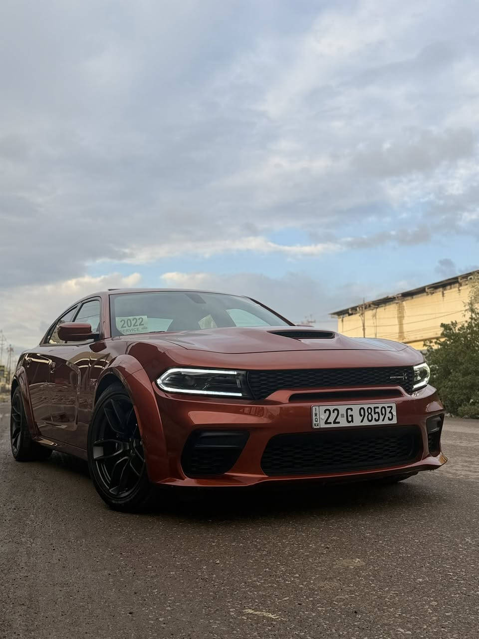 اسلام عليكم اخوان النادرة و المميزة للبيع اتحدة العراق بنضافتها 
دوج جارجر سكات باك وايد بودي . Scat Pack . 
الموديل : 2022 . (كلين تايتل) 
المحرك : SRT . V8 . 6.4L .
العداد : .   (18الف حقيقي ) .
 المواصفات : 
* وايد بودي. 
* مكابح رياضية (برمبو) . 
* لايت LED . 
* اللايت زنون . 
* فتحت سقف (سلايد) . 
* نقطة عمياء . 
* كاميرا خلفية . 
* امكانية التحكم بوضعيات المقود كهربائيا . 
* كزوز سستم . 
* حساسات خلفية . 
* ويل قياس 20 أنج 
* سستم صوت ALPINE . 
* تشغيل عن بعد . 
* مقاعد رياضية من الجلد الفاخر . 
* ذاكرة لحفظ وضعيات الجلوس (ميموري) . 
* المقاعد الأمامية تبريد وتدفئة . (سقف كنتارة)
* نظام خرائط GPS . 
* شاشة كبيرة قياس 8.4 أنج اوپشنات SRT 
* تدفئة ستيرن . 
* كير شفتر بالستيرن . 
* جناح خلفي . 
* بلوتوث تلفون . 
* محدد سرعة . 
استفسار اكثر ***********
                                        
***********
