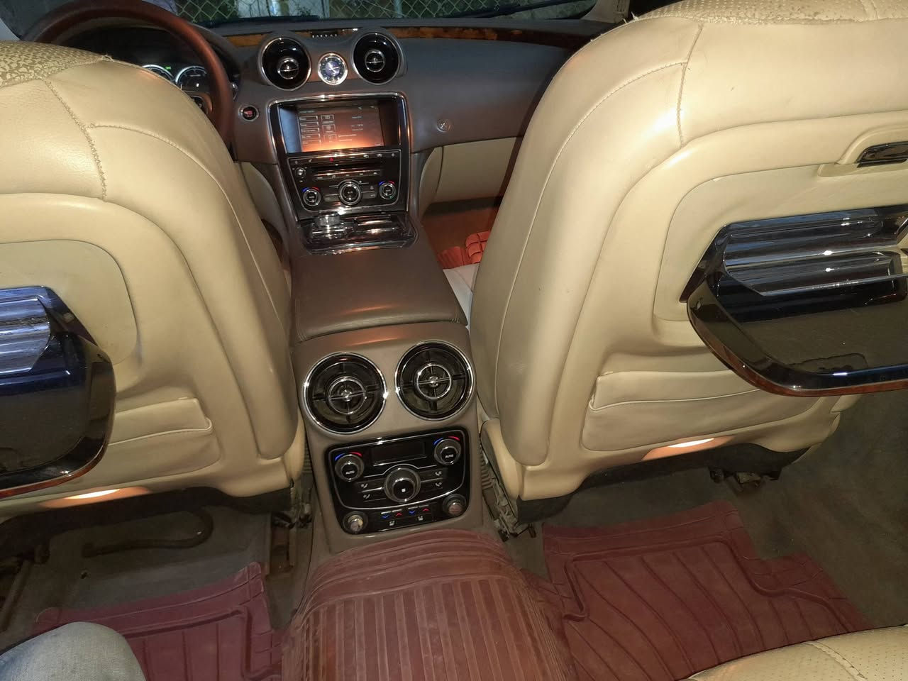 سلام عليكم جاكوار للبيع موديل الفين وهدعش ١١ سياره جديده مكينه ثمانيه سلندر تنفس طبيعي رقم سليمانيه انكليزي اتريد وكاله لو تحويل للتصال على رقم *********** سيد حسام
