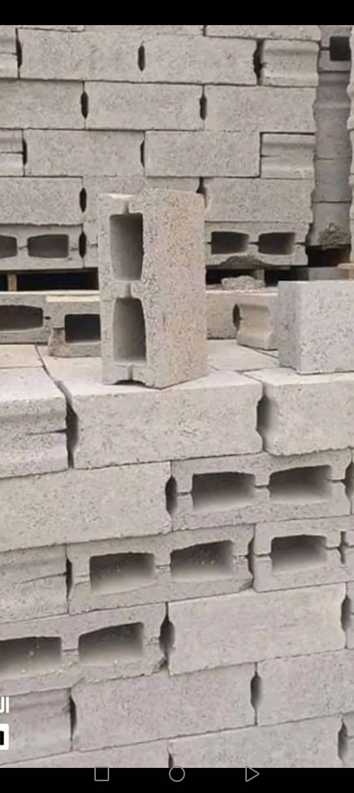 يوجد لدينا مواد بناء كافه رمل. حصو. جص. سمنت. طابوك. أسمنت أبيض. بورك معه التوصيل كافة مناطق البصره يوجد لدينا لوريات لنقل المواد ***********