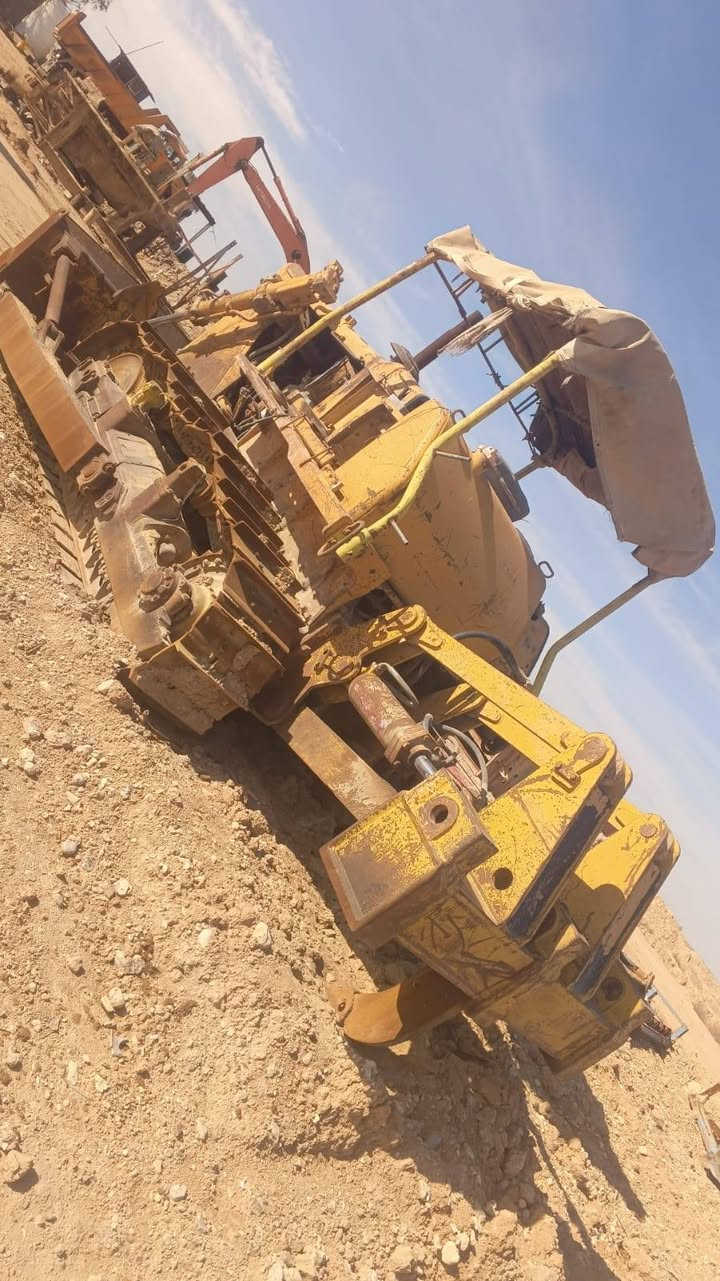 السلام عليكم.       (مكلف بل نشر)
بلدوزر كوماتسو للبيع
حجم85
موديل1985
السعر 175ورقه وبيها مجال 
للاستفسار الاتصال على الرقم ‭0773 453 6617‬
