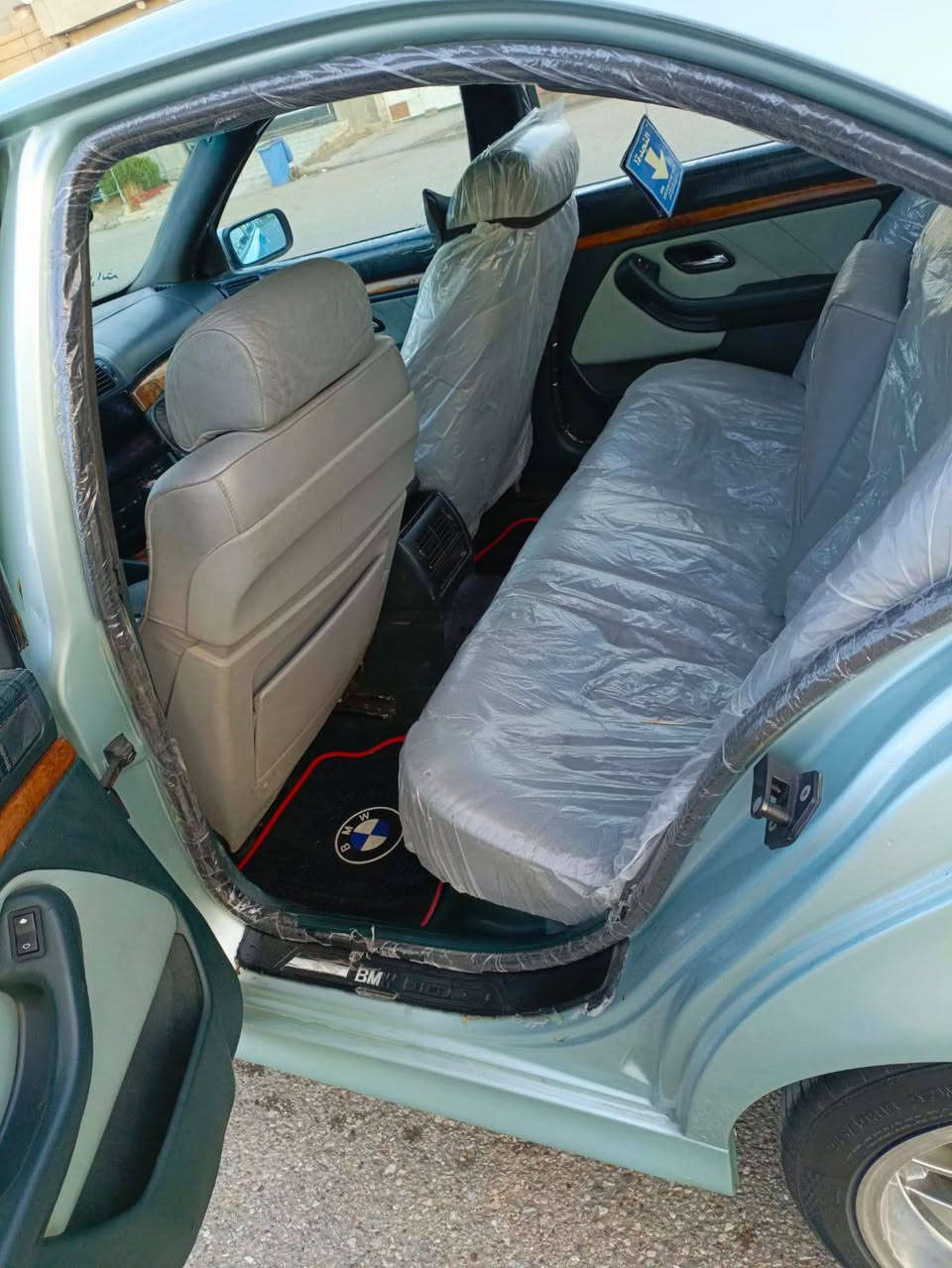 للبيع بي ام دبليو بومه موديل 2001 رقم سليمانيه دولي سنويه لل2025 السياره فول موصفات سلايت شاشه تدفيه تبريت تايرات جديد ويل كروم السياره صبغ عام جماليه قفل مركزي صدر امامي خلفي جديد عنوان السياره في كركوك السعر 105 ومجال قليل 
***********
***********
