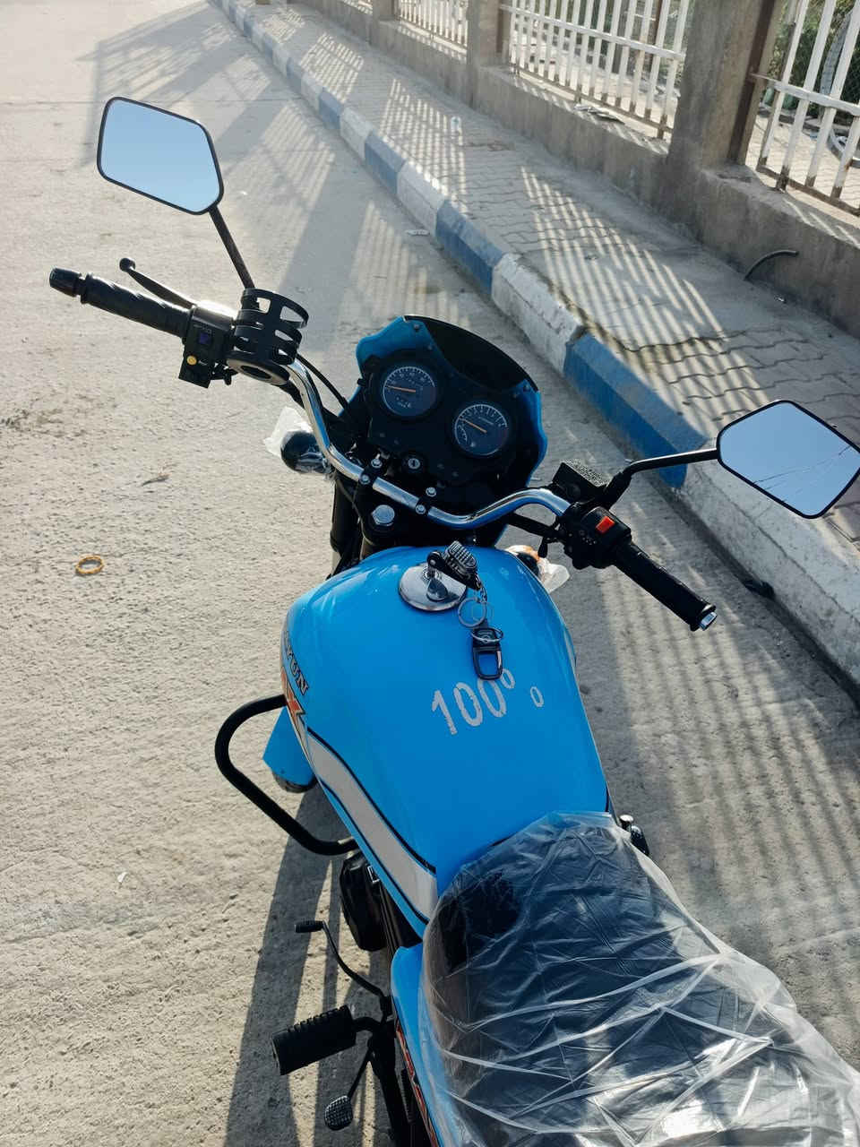 اخوان دراجه دايون ماكس موديل 2023
 للبيع كفاله مكينه اوراق اصولي
ماشيه  معامله ترقيم ع اخر خطوه باقيه ادخال بيانات  
سعر مليونين و400 قفل سويج سجينه 
التواصل وتساب ***********
