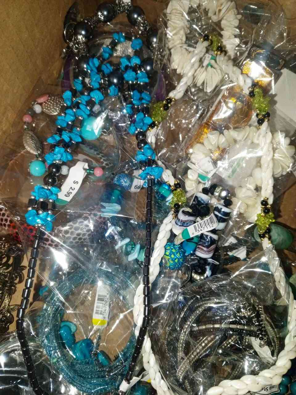 شلعه اكسسوارات كندي نضافه فوللل


**إذا كنت صاحب هذا الإعلان وتريد حذفه لأي سبب، رجاءا أرسل رسالة إلى الدعم الفني**