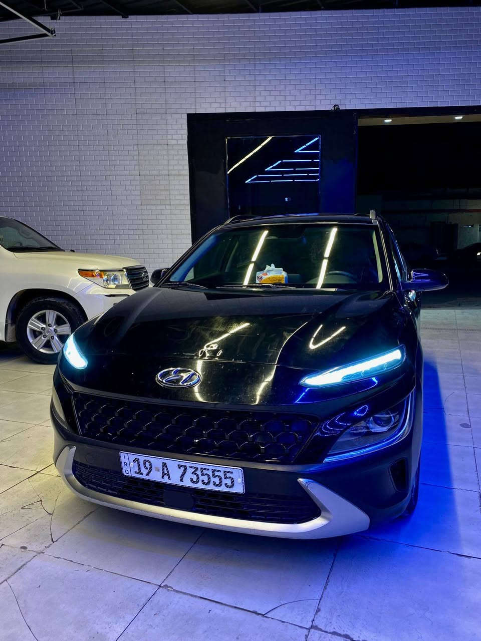 سلام عليكم ورحمة الله وبركاته
كونا موديل 2022 امريكي
ماشية 63000 كيلو متر
محرك 2000 دوش
المواصفات:-
فتحة
بصمة 
تشغيل عن بعد
رادار جانبي 
رادار امامي
كامرة 360
تحديد مسار
قيادة ذاتية
حادثها مثل ما موضح بالصور
وبيها باب الصدر والوراها مصبوغات بامريكا
السعر 140
مكانها كربلاء 
***********
