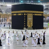 بسم الله الرحمن الرحيم بمناسبة قرب موسم الحج يوجد حج بالنيابة المتوفى ...