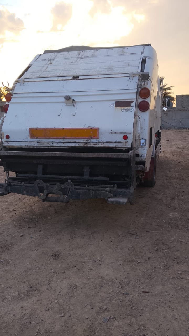 سلام عليكم كابسه 10مكعب 
موديل 2003 80 فول عادي 6سلندر
مكفوله كفاله عامه السعر 290$ 
*********** العنوان بغداد السياحي
