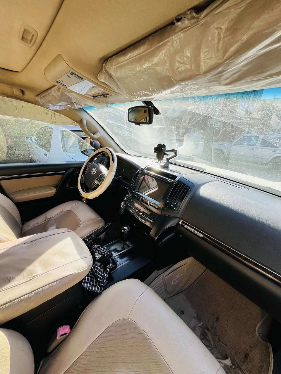 سلام عليكم لاندكروز جكسارا مديل 2011 سياره كفاله بس بيه رشات صبغ جاملخ خلفي المكان نجف سعره 275 وبيه مجال رقمي ***********
