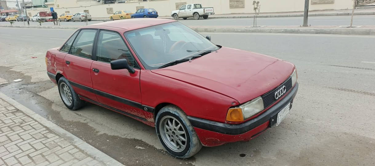 سياره اودي للبيع مكينه صرف نفخ طخم تايه جديد طخم ينراده ربل بس السعر ٢٥ وبيه مجال ***********  ***********
