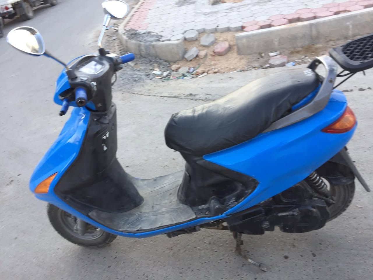 السلام عليكم دراجة فراشة للبيع صار شهر من طالعة من الحاوية نثية مكانه الديوانية حي العسكري الأول فلكة العلماء للمراسلة على صفحة أو على رقم البائع *********** سعر 700 وبيه مجال
