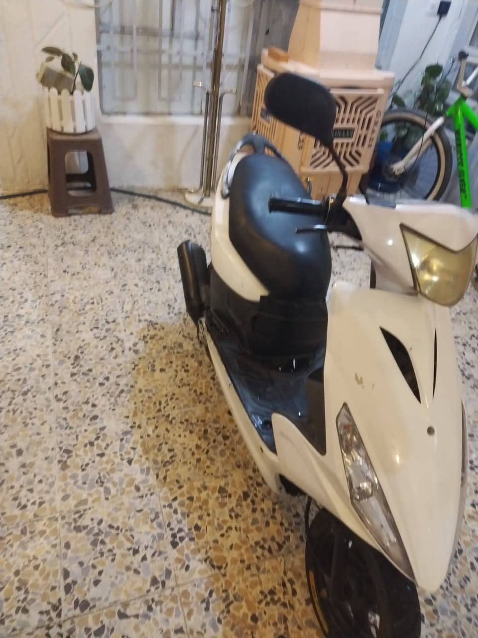 سلام عليكم دراجه ماكس مضلع للبيع مكفوله كفاله عامه بس الكلج الخلفي منتهي البارحة سويت الهه ادامه كلفت 95 الف بس بقه نقص كلج خلفي سعر 450 وبيهه مجال متواجد ماسنجر و واتساب مكاني بغداد مدينه الصدر ***********
