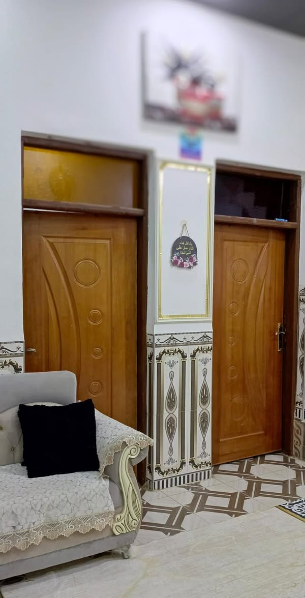 بيت زراعي حي الشهداء كاع ال نجي بناء حديث المساحه ٢٠٠م غرفتين صالتين استقبال مطبخ كبير مناور٢ صحيات داخليه اوخارجيه بناء طابوق رباطات  ***********
