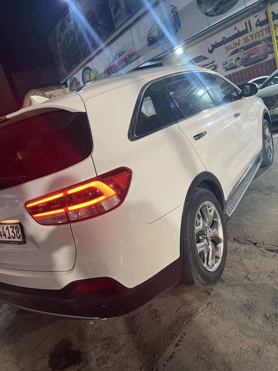 السلام عليكم
سورنتو خليجي ١٨ محرك ٤
كفاله عامه وضع الشركه 
ماشيه ١١٠
مكان فلوجه 
فووول عدا الفتحه 
سونار موجود 
السعر ١٩٢
***********
