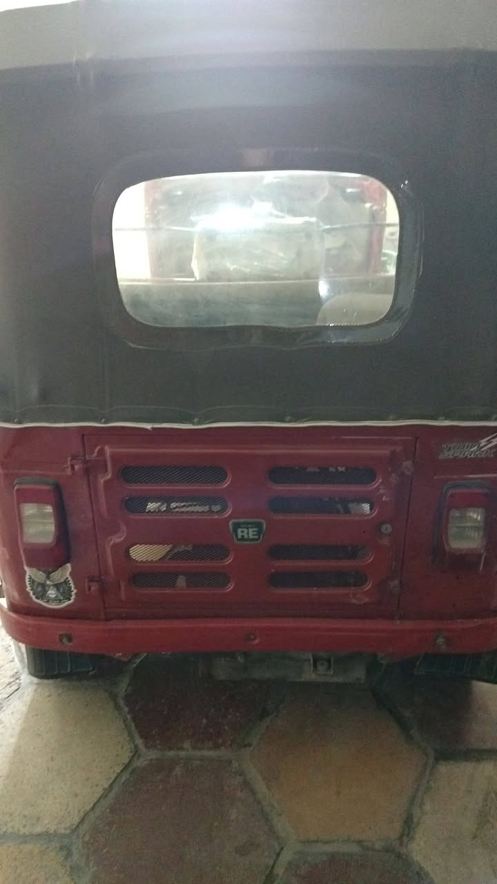 تكتك 18 للبيع تجفيت جديد كلجات تكتك جاهزة كبل لشارع اوراق كاملة  السعر 5و 200 وبيه مجال بسيط
رقمي واتساب *********** مكاني الشعب
