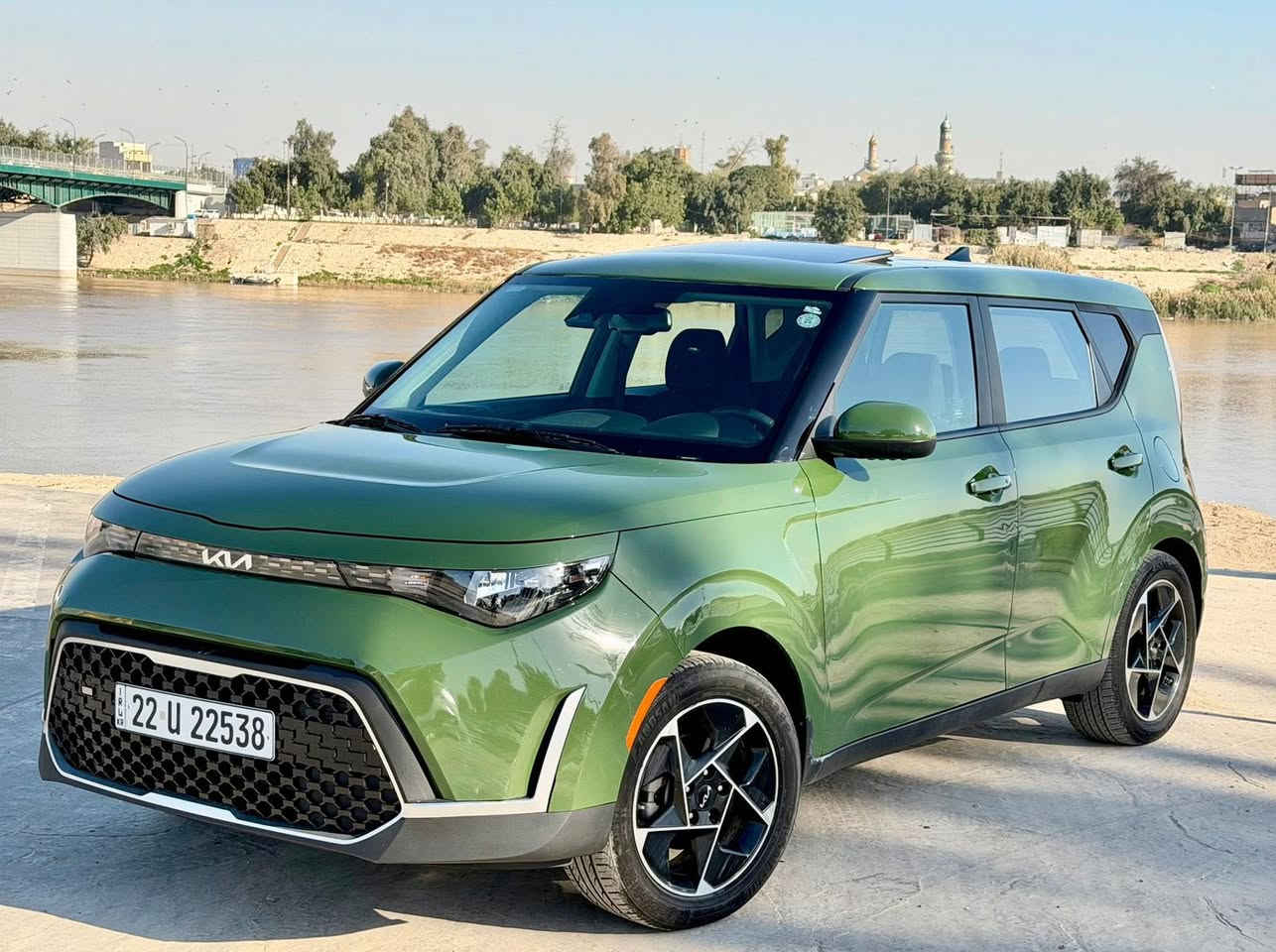 السلام عليكم للبيع فقط بدون مراوس
   💚لووون. مميز 💚
كيا صول‼️2023 ‼️ كليين بدون صبغ🔥
دخول جديد. جديده   كلش. بوضع شركة 
رقم اربيل تحول لو وكاله مضمون
المواصفات
فتحة سقف 
شاشة دجتل  
محرك 2000 دوش

رادار امامي
كشن. كهرباء
رادار خلفي
رادار جانبي
تدفئة كشنات
تدفئة ستيرن
شاشة كبيرة
كامرة دوارة
اوتو ستوب
تحديد مسار
قيادة ذاتية
توقف ذاتي 
تنبيه عند مغادرة المسار
كروس سرعة
مانع انحدار
ويل كب حجم 17 لون اسود  
حساسات 360 درجة
وضعيات قيادة
شحن واير ليس
تشغيل عن بعد

بصمه السياره 
بصمه ابواب وتشغيل
وبعد بيهة مواصفات
سيارة جاهزة وكاملة بدون نقص 
‼️حادث  جاملغ بارد. ومكانين بارد صغار. بدون صبغ ‼️صورالحادث مرفقه بلمنشور 
السعر / 166وبيه مجال بسيط
مكاني / بغداد   كاظمية
هـاتف / ***********
