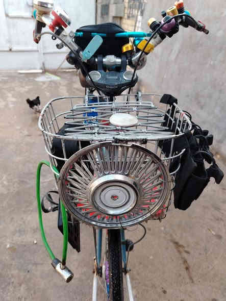 سلام عليكم ورحمة الله وبركاته من رخصت البكروب بايسكل بناتي للبيع حجم 27 بيسكل باله مو تجاري مثل ماواضح مدامك بصوره *********** عنواني بغداد جسر ديالى
