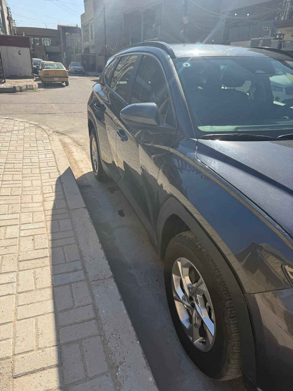 السلام عليكم
توسان موديل 24
حادث مثل ماموضح مابيه تبديل البنيد نفسه مصلح ومصبوغ 
ماشيه 27 كم 
السعر 195
بغداد البلديات
***********
