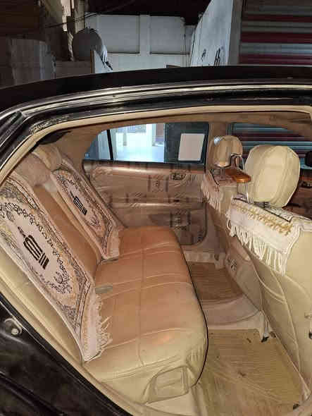 السلام عليكم  
سيارة تيوتا افلون ٢٠٠٦ امريكي
 رقم بغداد انكليزي تحويل مباشر 
محرك  6V
فتحت سقف  
محرك كير كفاله 
تبرد تدفئه 
مصبوغ عام 
السعر ٨٢ وبي مجال 
***********
