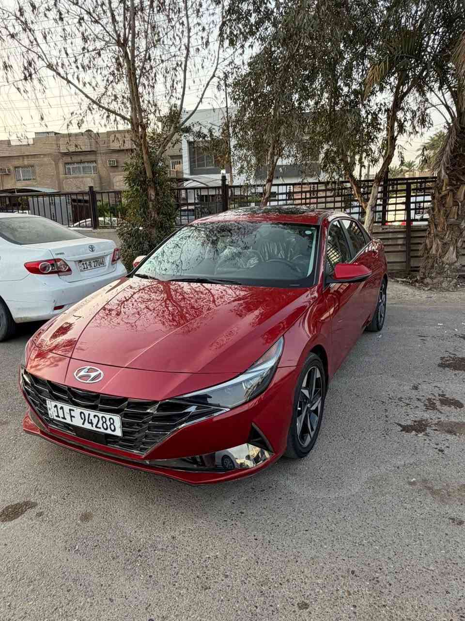 السلام وعليكم بالقراءن ماكو هيج سعر 140
النتره 2023 فول واحد على واحد هايبرد 
وشكد ماشيه 21 ميل مشي امريكه حادث جاملغ خلفي وبارد بالبند شبر بدون دواخل ايرباك دركه فقط السياره جاهزه من كلشي احلا من الصور ومعمره تعمير شركه عنوان السياره بغداد العامريه ***********
