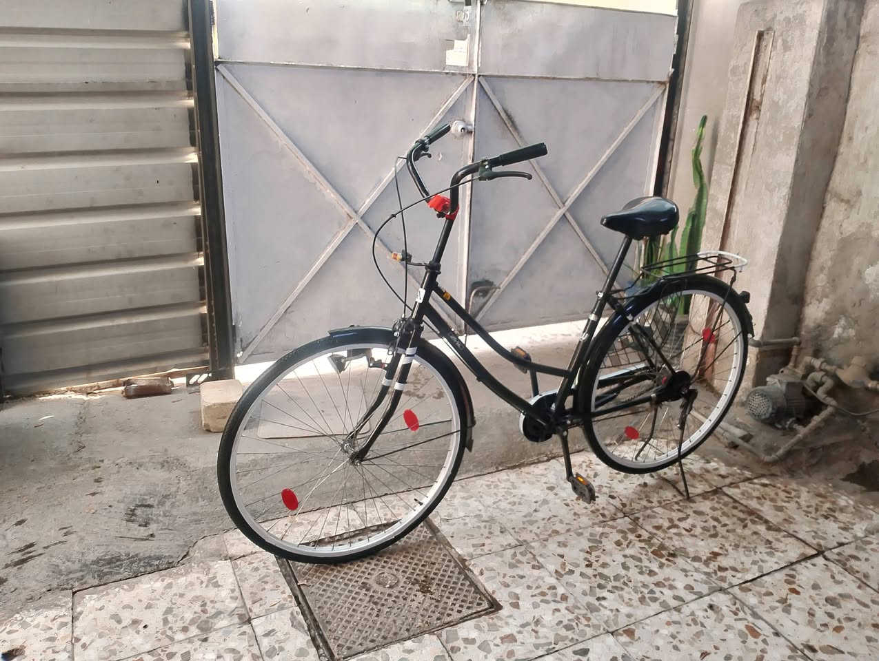 سلام عليكم بايسكل للبيع حجم 27 السعر 100 وبي مجال العنوان بغداد الجديدة الاستفسار ***********
