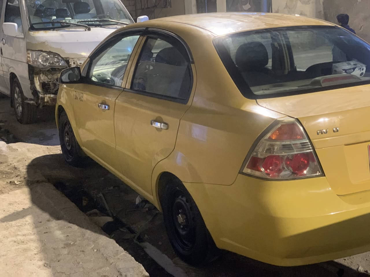 اللبيع سياره أفيوموديل٢٠١١ رقم بصره سعر ٤٨وبيه مجال رقم ***********بي واتساب
