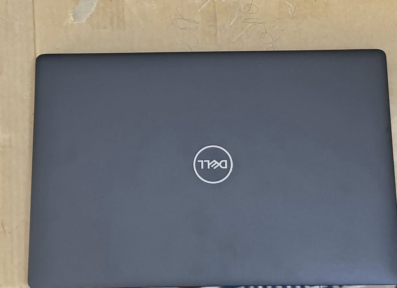 لابتوب Dell
كور اي 5 الجيل الثامن 
شاشة لمس حجمها 14 
كيبورد ضوئي
رام 8 قابل للتطوير
ذاكرة 256ssd
كرت الشاشة داخلي 4 گيگا
ملحقاتها حقيبة ماوس شاحنة اصلية 
السعر 270 الف


**إذا كنت صاحب هذا الإعلان وتريد حذفه لأي سبب، رجاءا أرسل رسالة إلى الدعم الفني**