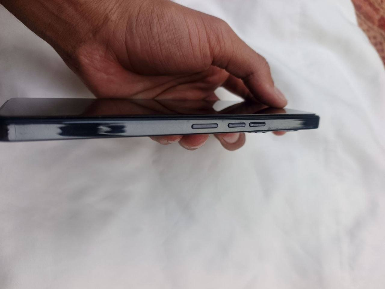 تكنو كامون 20 برو 5G 

- شاشة 6.8 بوصة AMOLED بتردد 120Hz
- معالج MediaTek Dimensity 8050 قوي
- ذاكرة 8GB RAM + 256GB تخزين
-
أداء ألعاب ممتاز:
- 90 فريم في PUBG و 120 فريم في الألعاب الأخرى
- تجربة لعب  نظيف كلش كامل الملحقات 
السعر 225 العنوان بغداد


**إذا كنت صاحب هذا الإعلان وتريد حذفه لأي سبب، رجاءا أرسل رسالة إلى الدعم الفني**