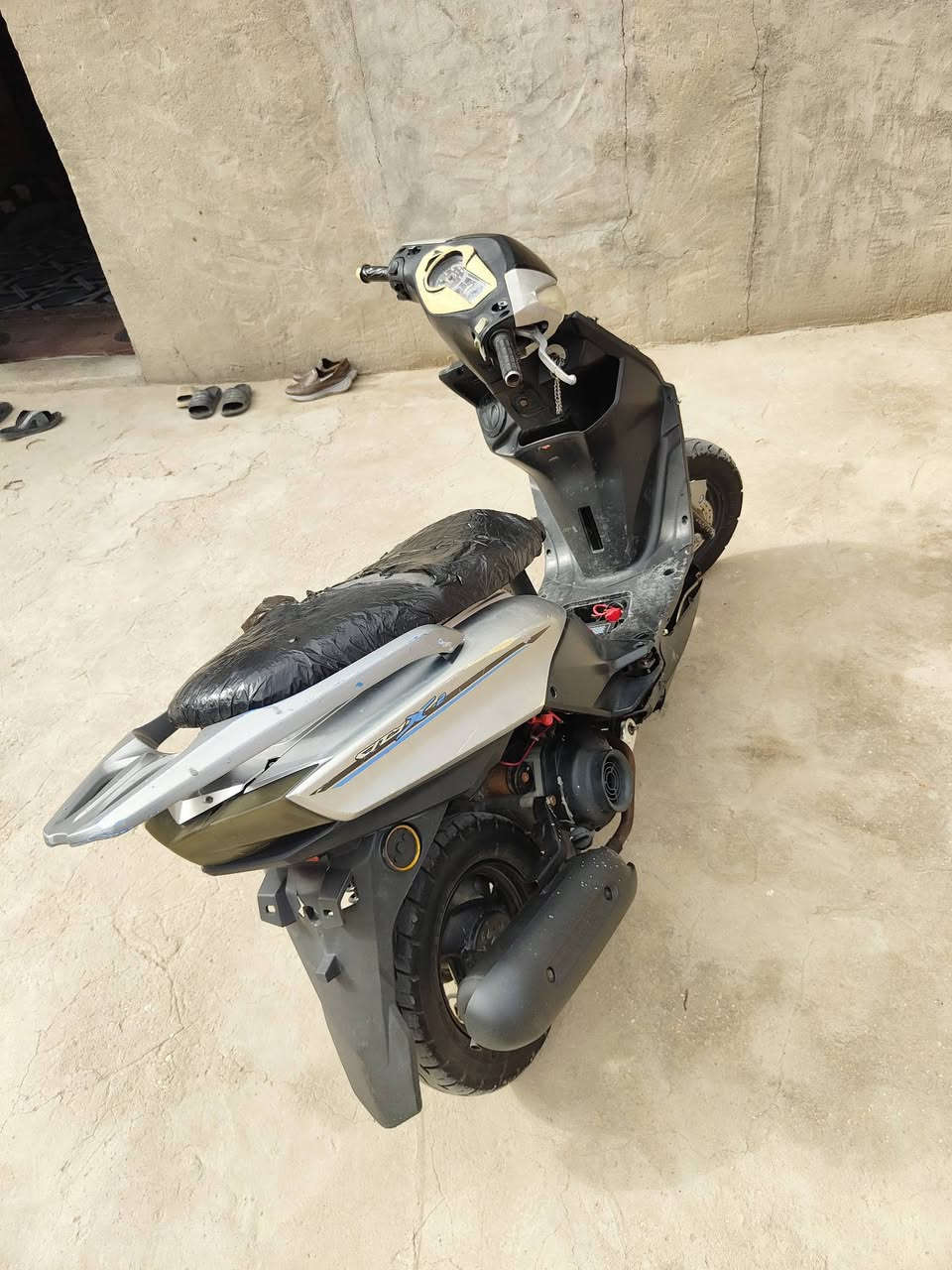 دراجه سكنس نضيفه نقصها بالكفر فقط.. محرك ممفتوح نضيف كلش سلف وهندر __السعر 300__***********
