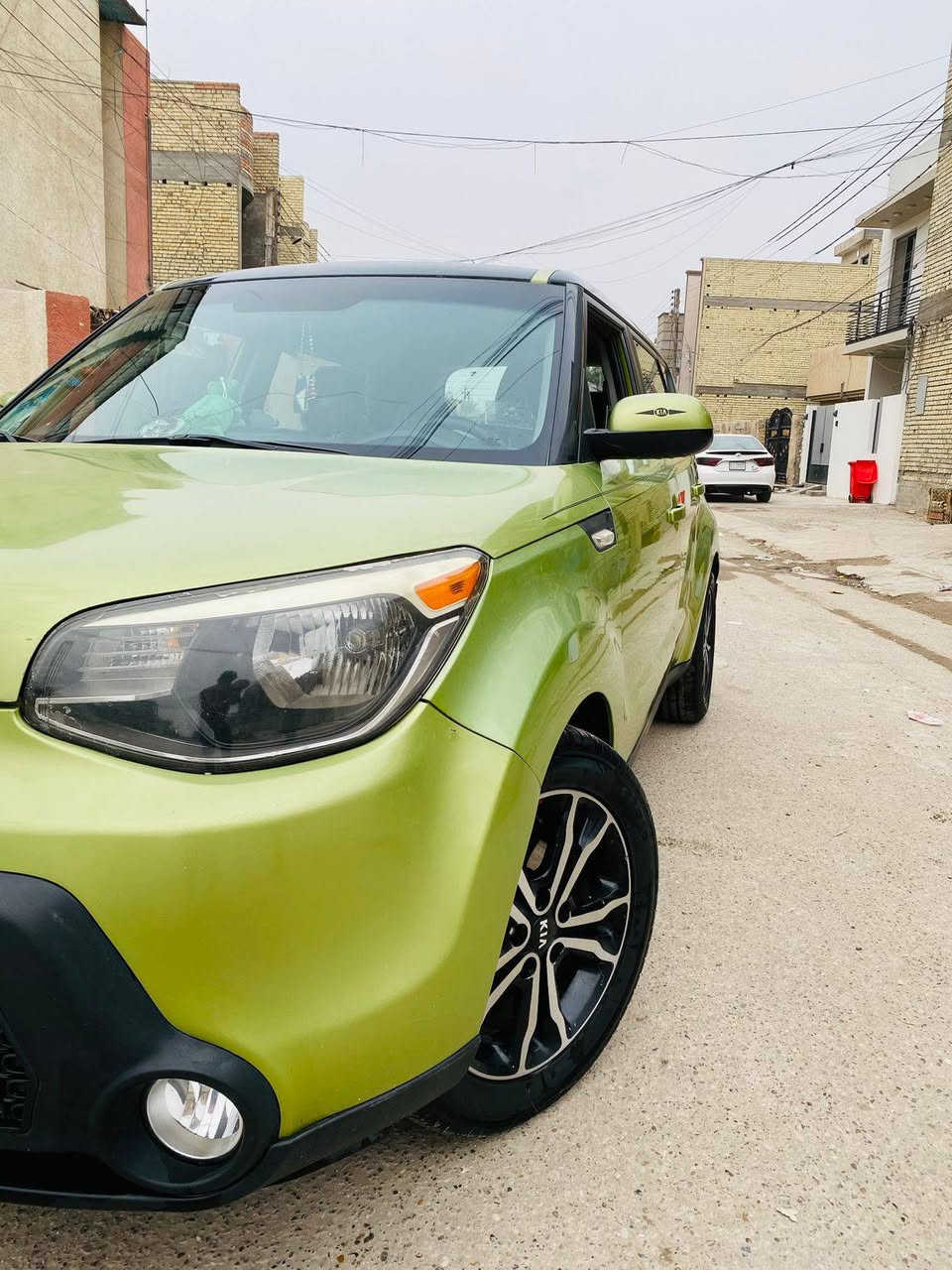 السلام عليكم كيا صول موديل 14وارد امريكي حادث بس بنيد صبغ بدون اي دواخل شاصي لغد كفالة السياره وضع شركة والسونار مرفوق بالمنشور رقم بغداد الدولي الجديد السيار ليبل واحد اي قطعة ما مبادلة بيهة ماشة 68وقابلة الزياده السعر 98وبيهة مجال قليل مكان السياره بغداد حي اور الاستفسار ***********
