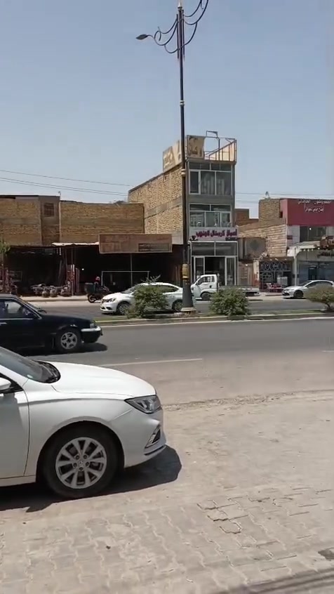 للبيع محل حلاقة ***********
محل حلاقة للبيع كامل كرسي نضيف كرسي اطفال مرايات

 عدد2 جرارات عدد 2 كراسي عدد 5 مبردة جديدة مغسلة

 راس جديدة مغسلة فير اصلي X6. مكينة فراري جديدة

 مكينة VGR معة مكينة صفر المحل متكامل من مواد

 تنضيف بشرة اصلي جهاز شمع اصلي 

عنوان المحل شارع مكتب الرشيد
