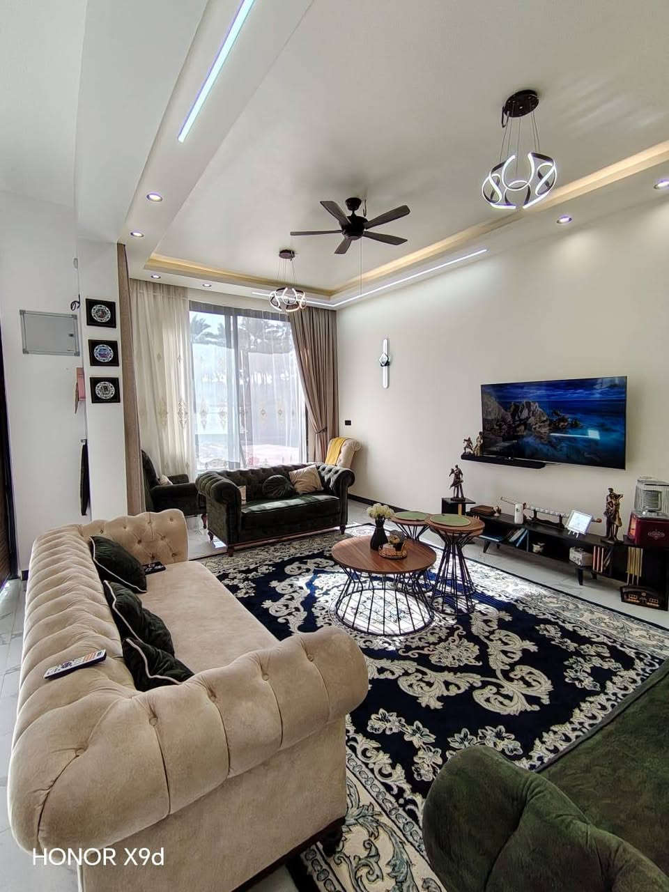 بيت للبيع بناء جديد جداً 
سنة البناء (٢٠٢٥) 
الموقع  شارع ابو ماشة  
عامود (١٧٩ ) 
قرب مشتل الامام( العباس ع) 
يبعد عن الام (الحسين ع) تقريبا ٤ كم 
 المساحة (٥٠٠م) 
يتكون مطبخ حار 
مطبخ بارد 
 غرفتين نوم 
صالة 
استقبال 
حديقة كبيرة 
كراج سيارات 
للأستفسار اتصال على الرقم
***********
