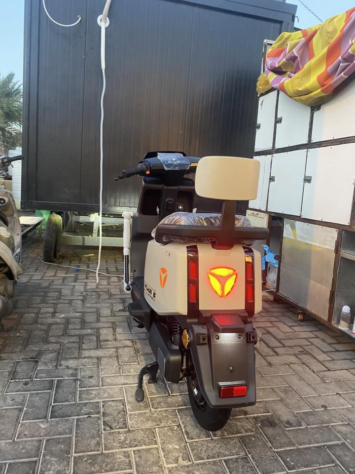 دراجه شحن البيع مديل 2026 E30 دراجه جديده صالها سبوع من خذيتها جديده مكان بصره سعر 1300 بيها مجال بصيط الستفسار عله هاذ رقم *********** متوفر فقط واتساب
