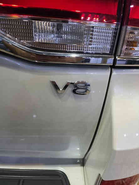 سلام عليكم لاندكروز 2019مكفوله كفاله عامه ماشيه 150V8سعر 525مكان البصره سياره جديده غرفته جديده  
فول مواصفات ***********
