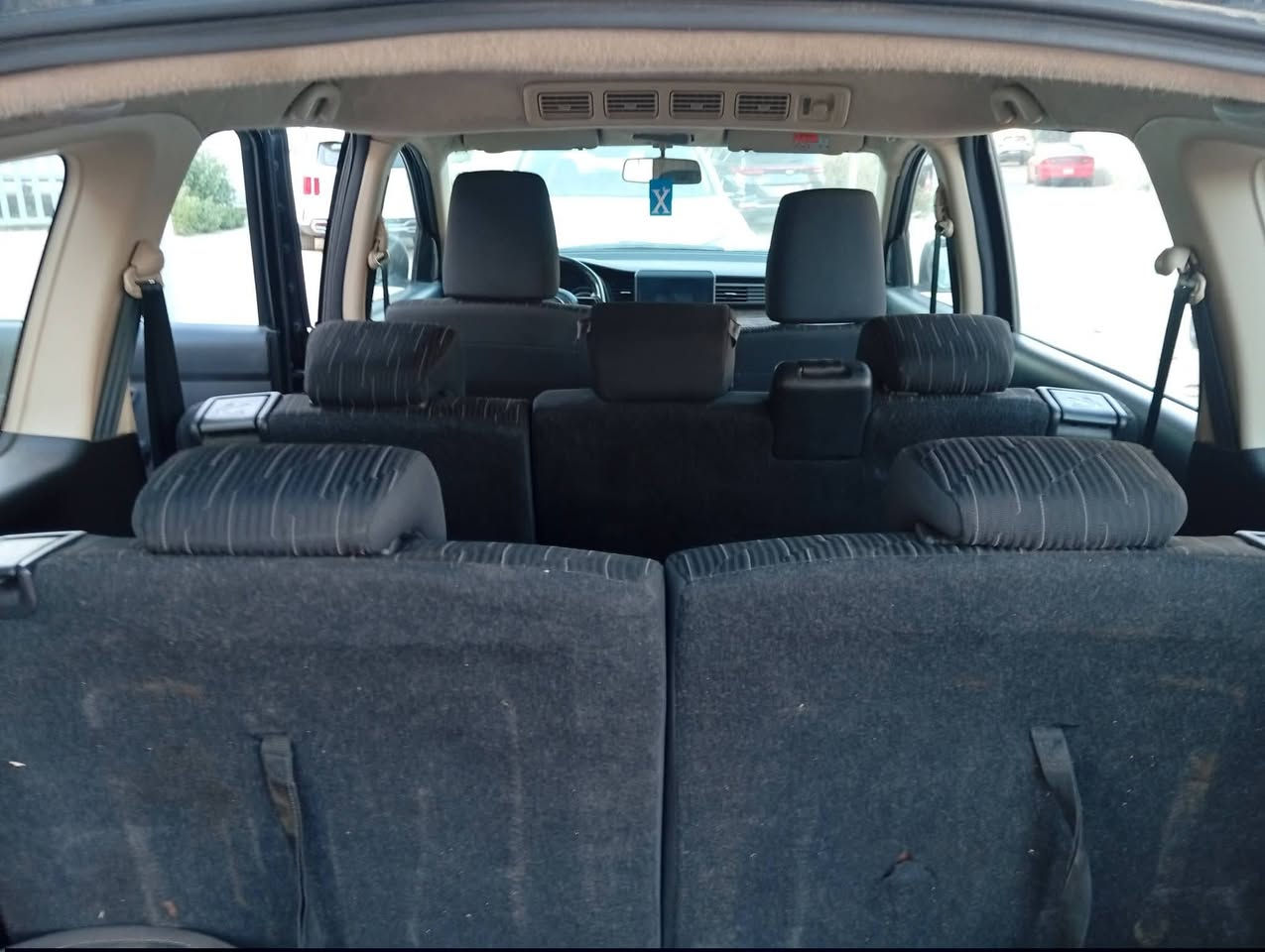 سازوكي موديل ٢٠٢٠ سياره مصبوغه احزام جماليه محرك وكير لوك سياره جاهزه من صدر وتخم تاير وسعره جوه سوك سياره ماشيه ١١٧ يعني الي ياخذه ربع مايصرف عليه ومستعجل على بيعته سعره قفل قفل قفل سعر نهائي ١٢مليون وفقط بس بيع وفقط بس نقد تحويل ثاني يوم مكان السياره الكراده جادريه ***********
