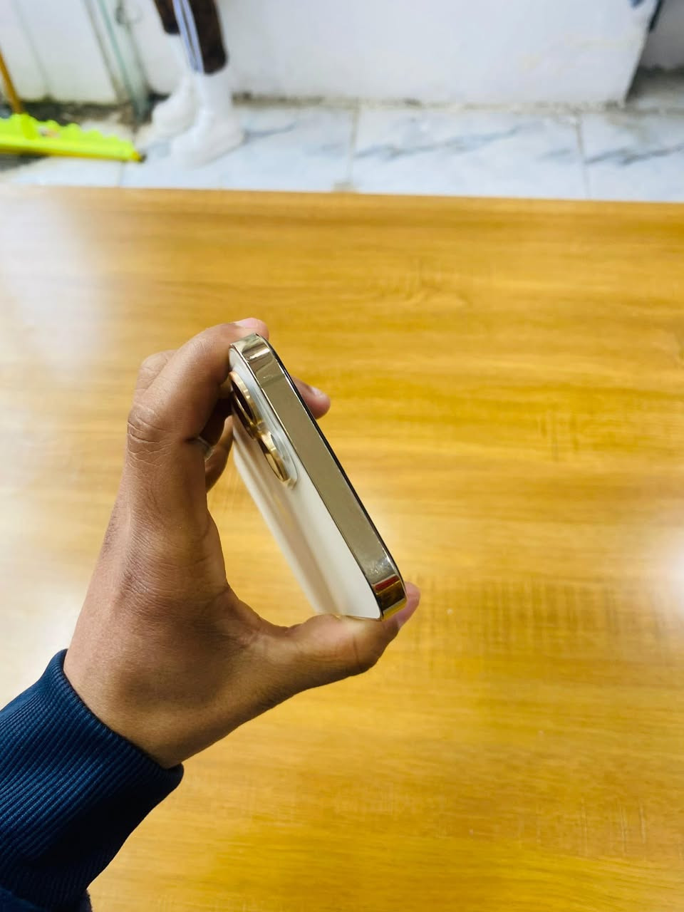 12 برو ماكس
ذهبي 
‏256
بطاريه100اصلي مستبدل
مستبدل شاشا فقط اصلي 
فيس ايدي شغال
جهاز جلخ مبي  330 وبي مجال حك جيه
***********
