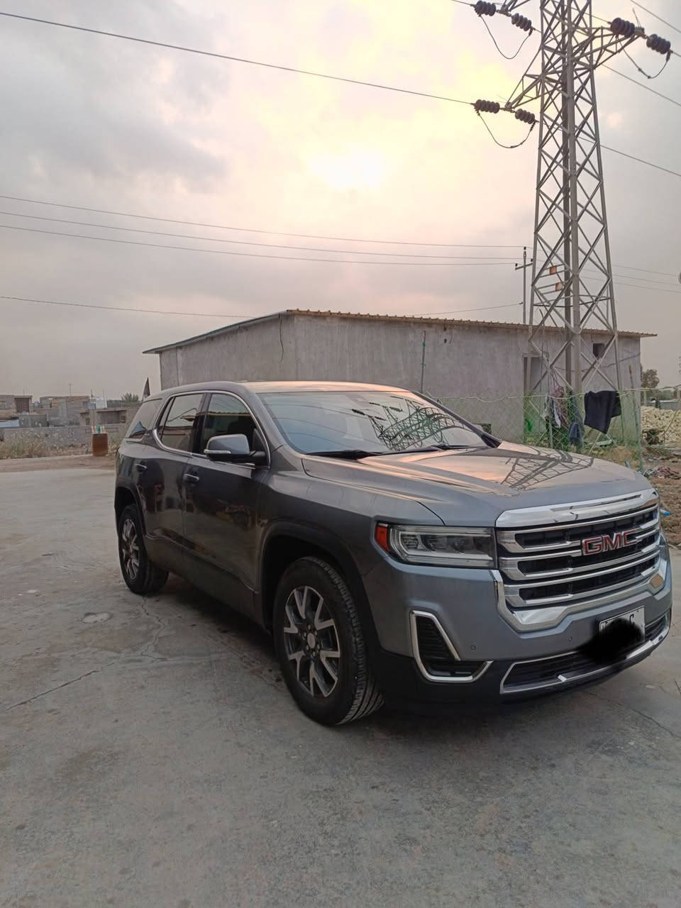 سلام عليكم 
جمس اكاديا 
موديل 21 سياره جديد وضرر خلفي 
سعر 218 ماكو هيج سعر
*********** وتساب موجود
