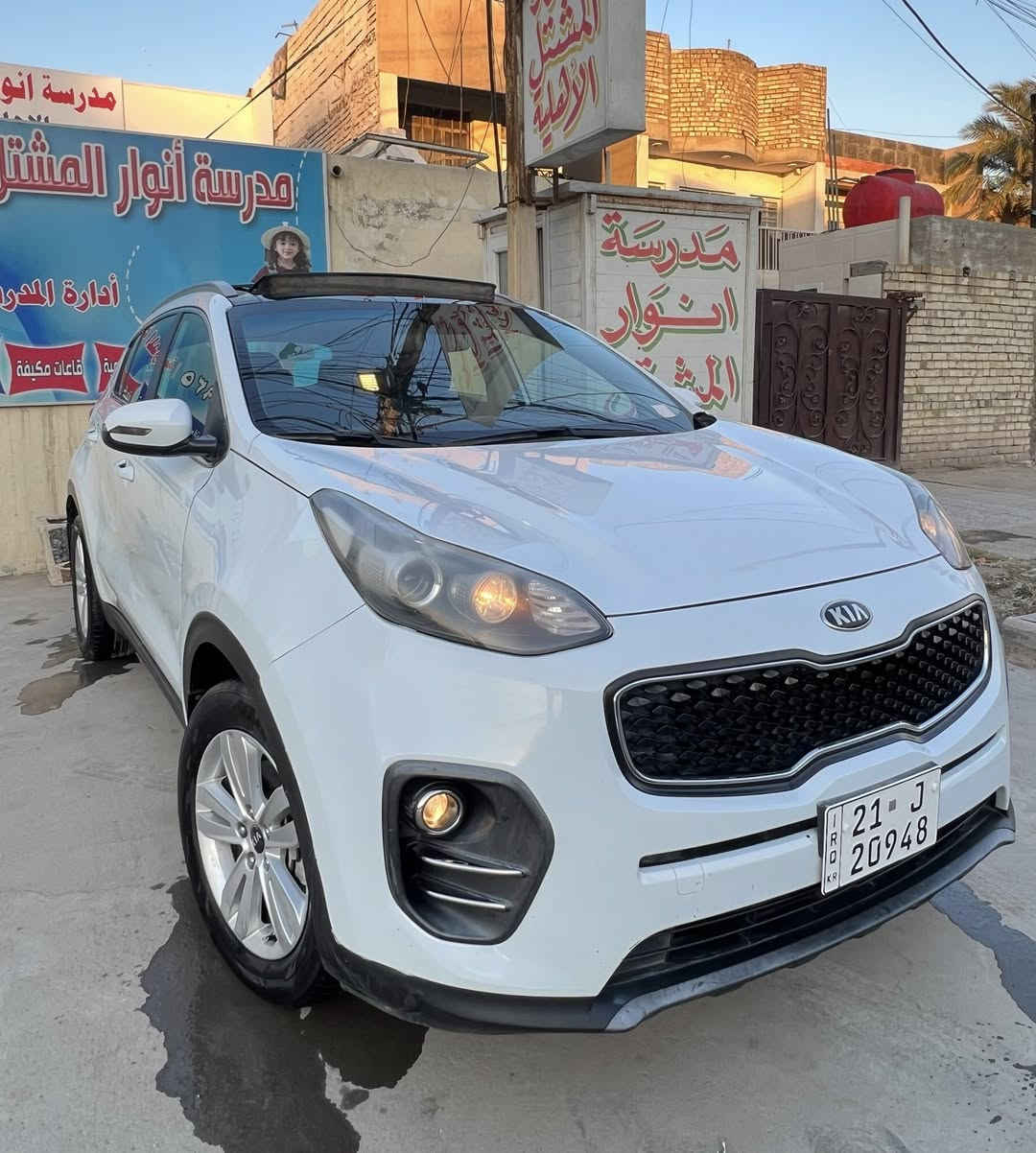 السلام عليكم 
للبيع كيا سبورتجً خليجه 2018 محرگ 2000 دوشً 
لون ابيض  /بنوراما
بيها صبغ جاملغ ايمن  
  سونارات بلمنشور 
محرگ كير بلادي جاهزه  سياره رقم سيلمانيه هزه وفحص  ورقم جديد
باسمي  شخصيا تريد تحويل تريد وكاله 
السعر176 
مكانها بغداد المشتل او شارع فلسطين
 واتساب واتصال
***********
