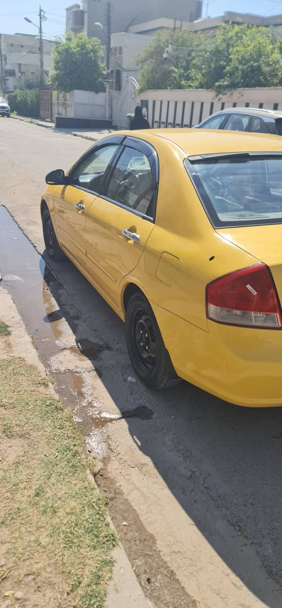 كيا سبكتره موديل ٢٠٠٩ نظيفه فول وجاهزه من كلشي وارد أمريكي حجم محرك ٢٠٠٠مكفول حادث جاملغ امامي وخلفي بدون تبديل بارد فقط السعر ٧٥ المكان بغداد العامريه ***********
