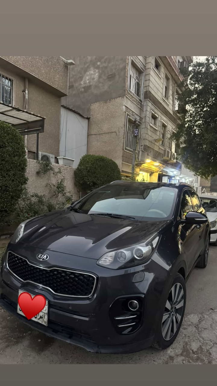 سبورتج 2019 
خليجي رقم اربيل 
ماشيه 150 الف كيلو
فول مواصفات
بدون ضربه بدون صبغ
مكينه 2000 دوش
كير مكينه مكفولات
سعر 182 وبيها مجال
***********
