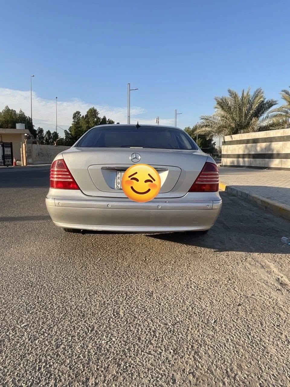 للبيع ملكة الخطوط (مرسيدس غواصة - لارج) بنظافة مميزة
بسم الله ما شاء الله.. بارك الله للبائع والمشتري

للبيع مرسيدس غواصة (S-Class) موديل 2001، الحجم المرغوب (لارج - باب طويل)، سيارة مال بيت ونظيفة جداً.

المواصفات والتفاصيل:

• المحرك: 8 سلندر (V8) نشط جداً وبحالة ممتازة.

• الحجم: لارج (Large) الباب الطويل، قمة في الراحة والرحابة.

• النظافة الخارجية: السيارة مصبوغة "عام" لغرض الجمالية وتجديد اللون (بدون حوادث)، اللون يلمع والبدن مرتب جداً.

فحص سونار قبل شهر 

• المواصفات الداخلية: فول مواصفات (Top Clean).

• النظام: جوبلسات (نظام التعليق) شغالة وبحالة ممتازة.

• الكشنات: جلد أصلي، تدفئة وتبريد (شغال)، تحكم كهربائي كامل.

• التبريد: ثلج ما شاء الله (نظام منفصل).

• الإضافات: حدادية جديدة، تخم تاير جيد جداً، سنوية مجددة والرقم.  بصره الدولي باسمي ).

السيارة جاهزة للنمرة، لا تحتاج لأي مصاريف، 

• السعر: (١١٥$) وعيوني للشراي الطيب بيه مجال بسيط
مكاني بغداد ***********
